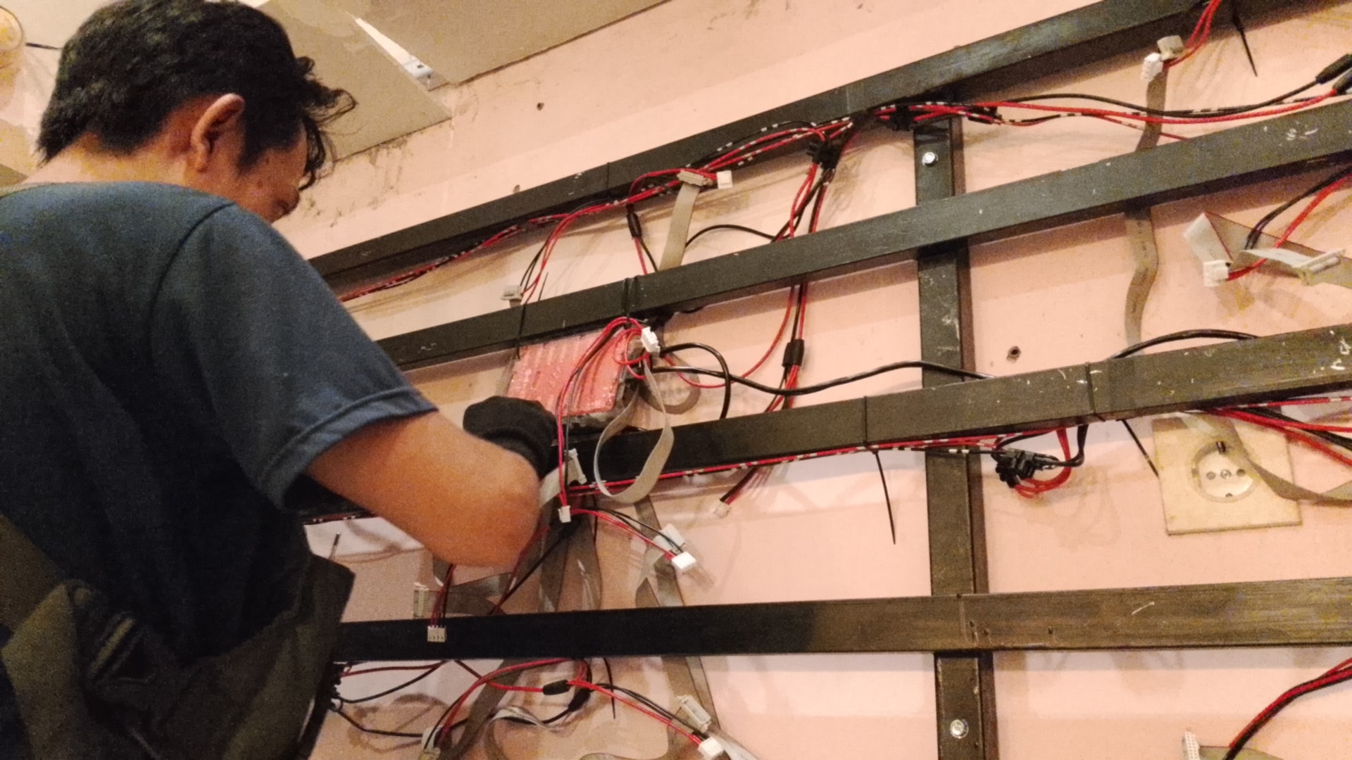 Instalasi wiring display