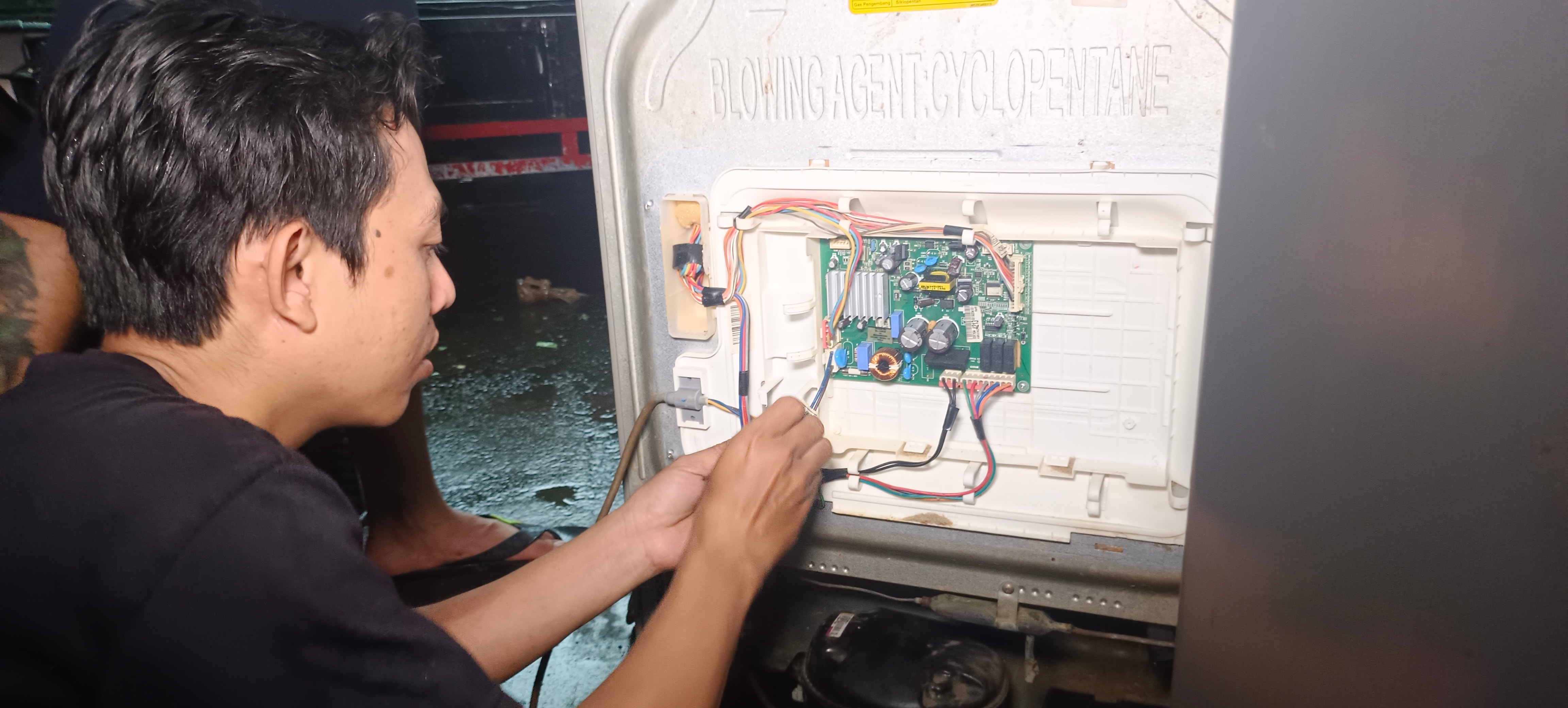 Servis refrigerator dan cooling system